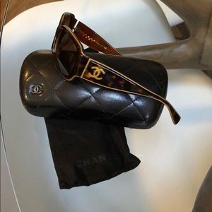 Authentic Chanel Sunglasses 5144 Tortoise Shell CC